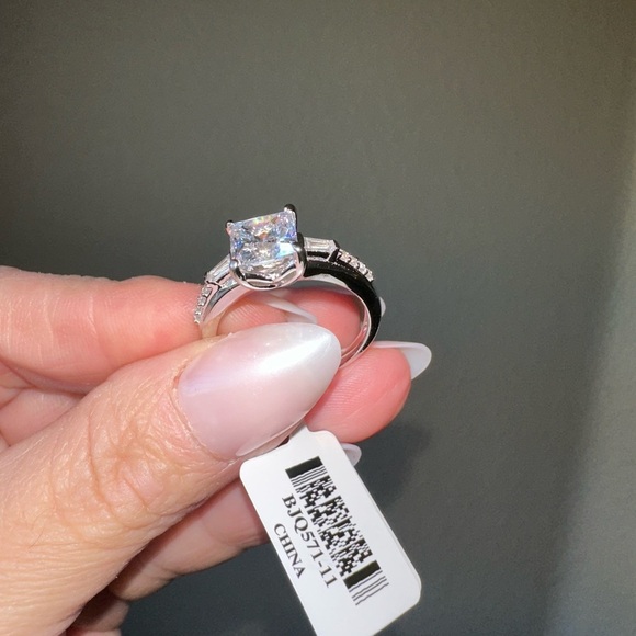 Princess cut with baguettes 1.5 carat lab diamond engagement style ring size 11 - Picture 6 of 6